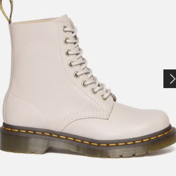 BRAND NEW DR. MARTENS LEATHER KIDS BOOT - Picture 7 of 15